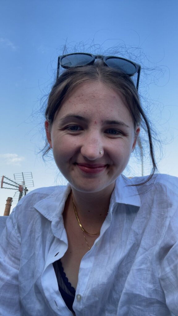 Phia FNDcourage Volunteer